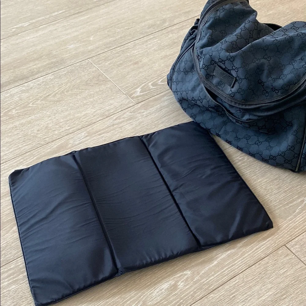 Gucci this black